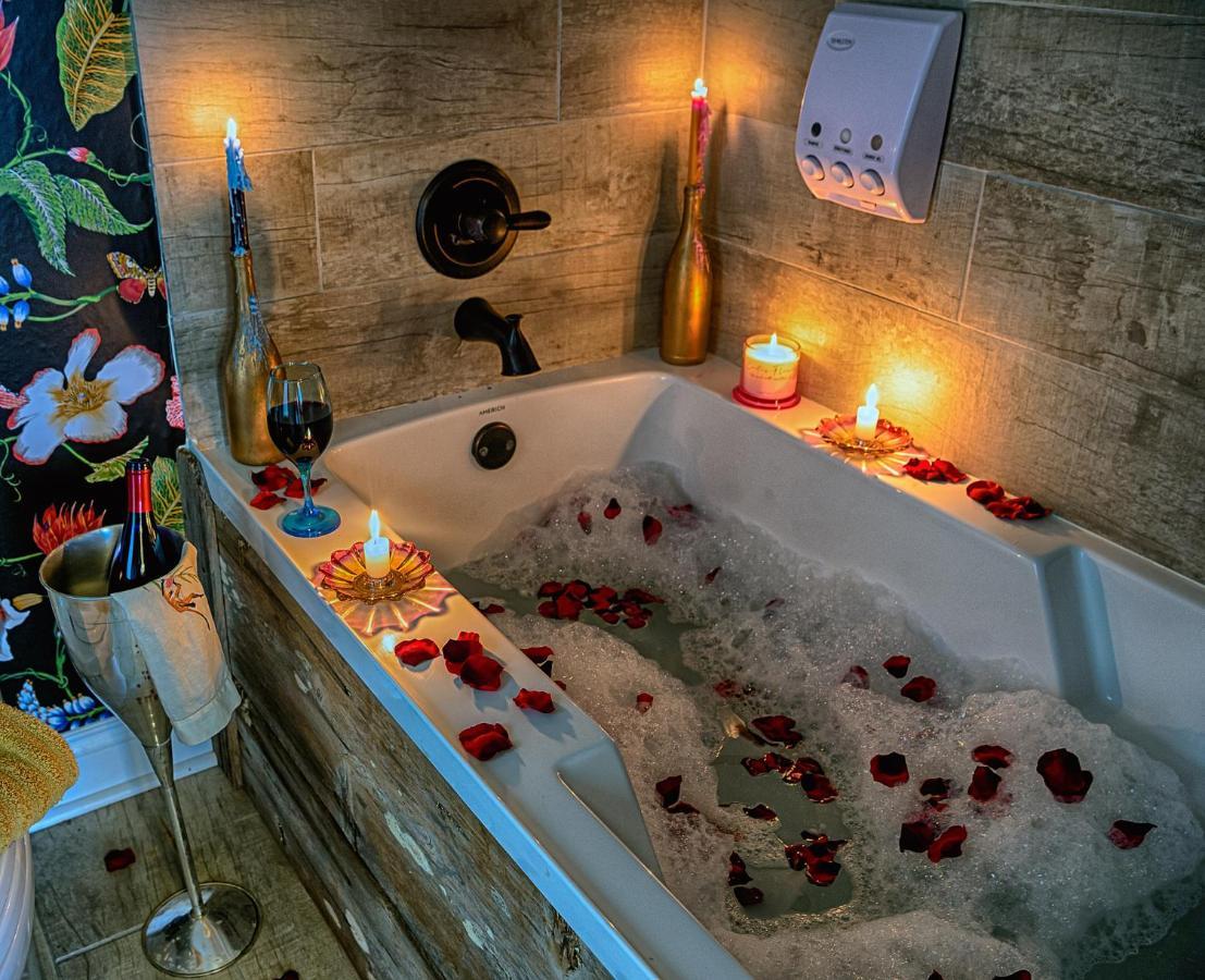 Chateau Royale, Pet Friendly, On Bayou, Downtown! New Iberia Eksteriør billede